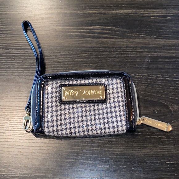 BOTH OF THESE Betsey Johnson wristlet and bag Both perfect condition!! - Picture 2 of 16